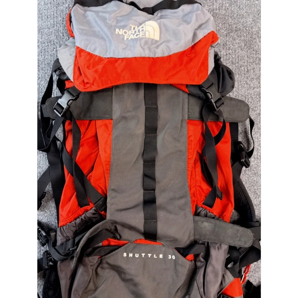 The‎ North Face Shuttle 30 Backpack Red Gray Hiking Travel Laptop Bag ASW3